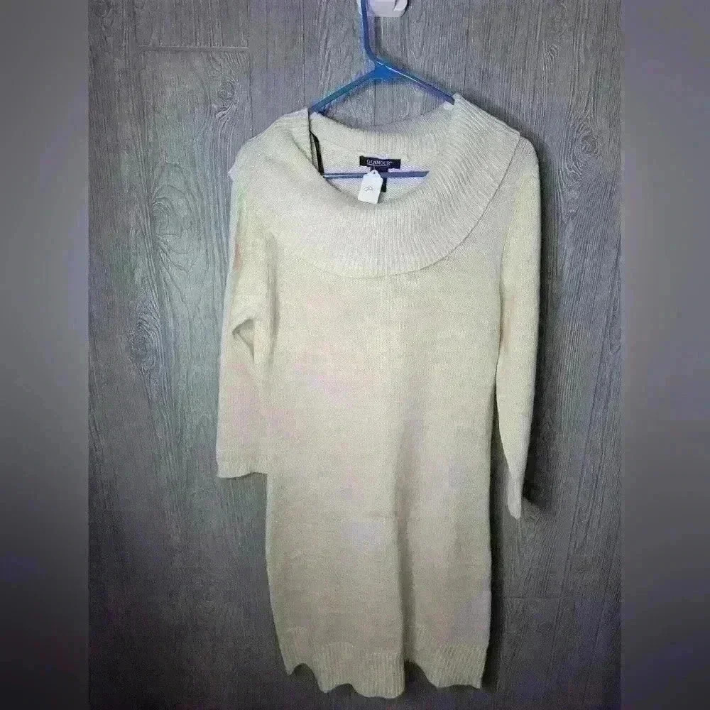 Glamour sweater dress cream with gold thread. Size large. 100% Acrylic